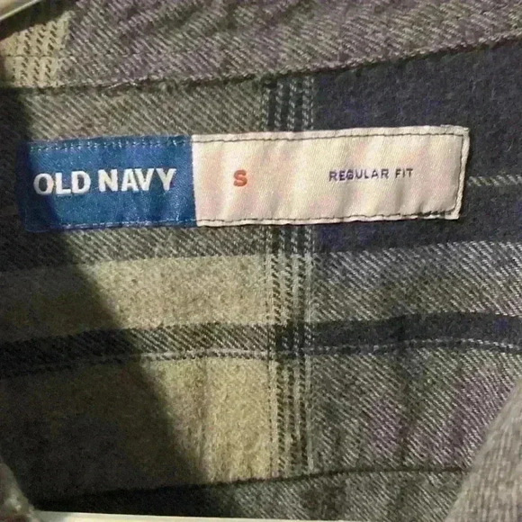Old Navy men’s small flannel shirt - Picture 2 of 3